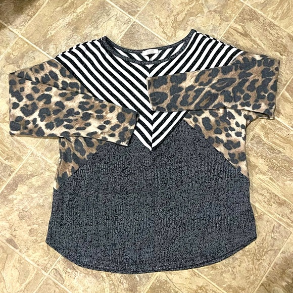 Oddy Multi-Print Sweater - Picture 7 of 12